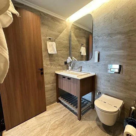 Istakoz & Restorant 酒店 *