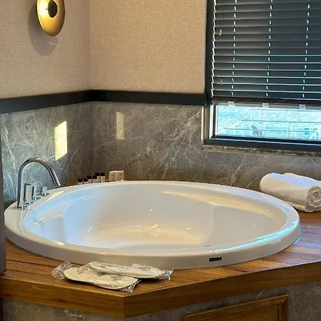 Istakoz & Restorant Boyalica