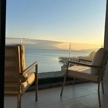 Istakoz & Restorant 酒店 *