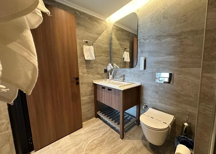 Istakoz & Restorant מלון *