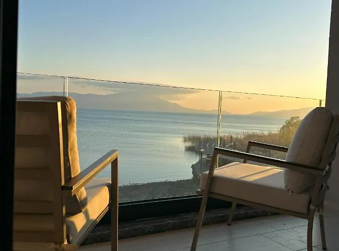 Istakoz & Restorant מלון *