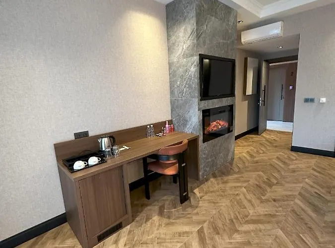 Istakoz & Restorant מלון