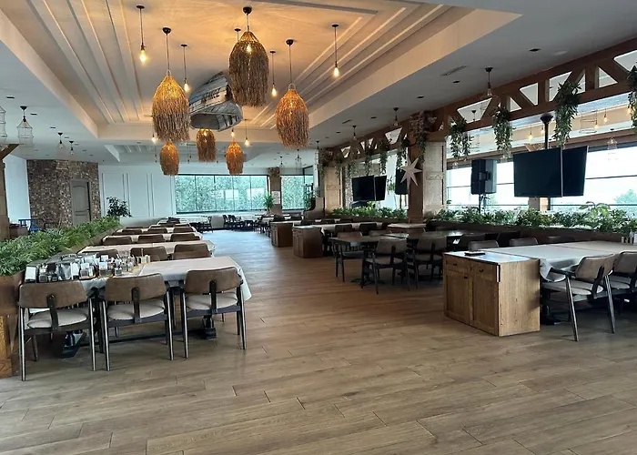 Istakoz & Restorant מלון